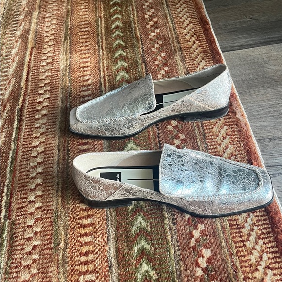 Dolce Vita Silver Flats - Picture 3 of 5